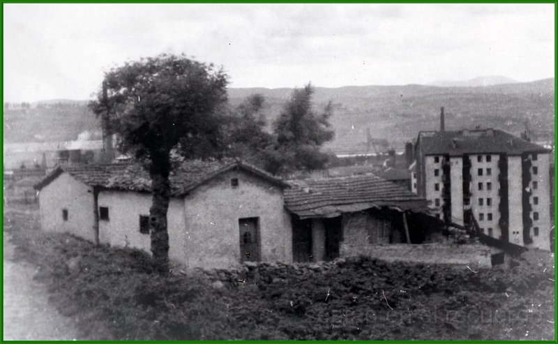 Casitas en La Campa Tumbaperros..JPG